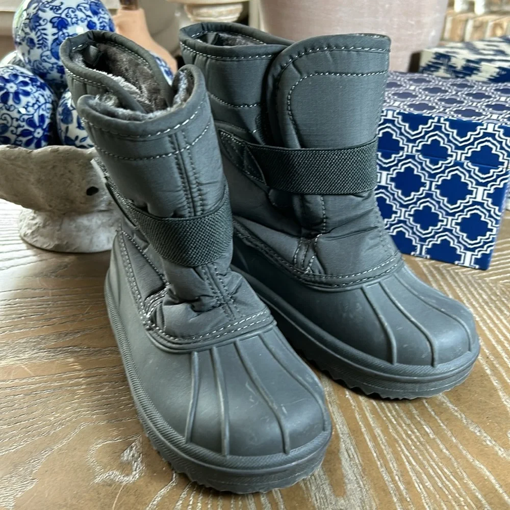 Little Boys Charcoal Gray Sweater Winter Faux Fur  Lined Snow Boots